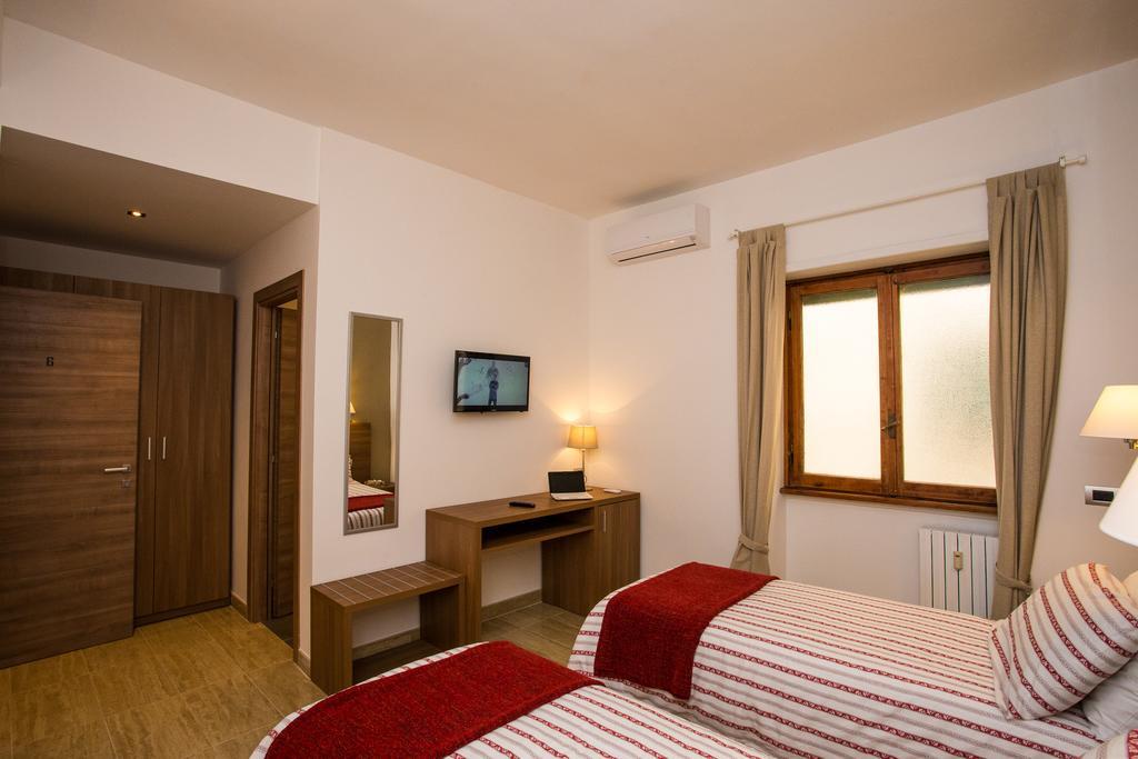 ตรัสเตเวเรส เฟรนด์ บีแอนด์บี Bed & Breakfast โรม ภายนอก รูปภาพ